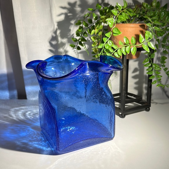 Vintage MCM Large Blue Bubble Glass Scalloped Edge Vase - Picture 2 of 9